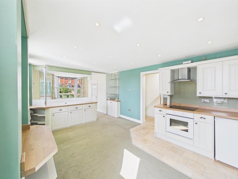 Flat Pershore Road in Wychavon