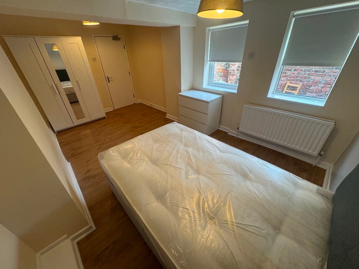 Flat Simonside Terrace in Newcastle upon Tyne