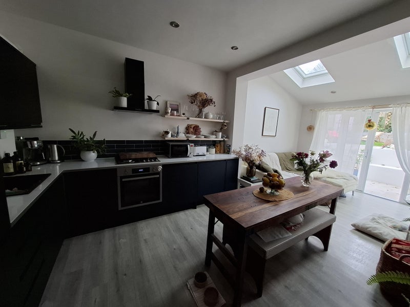 Flat Purley Oaks Road in Greater London