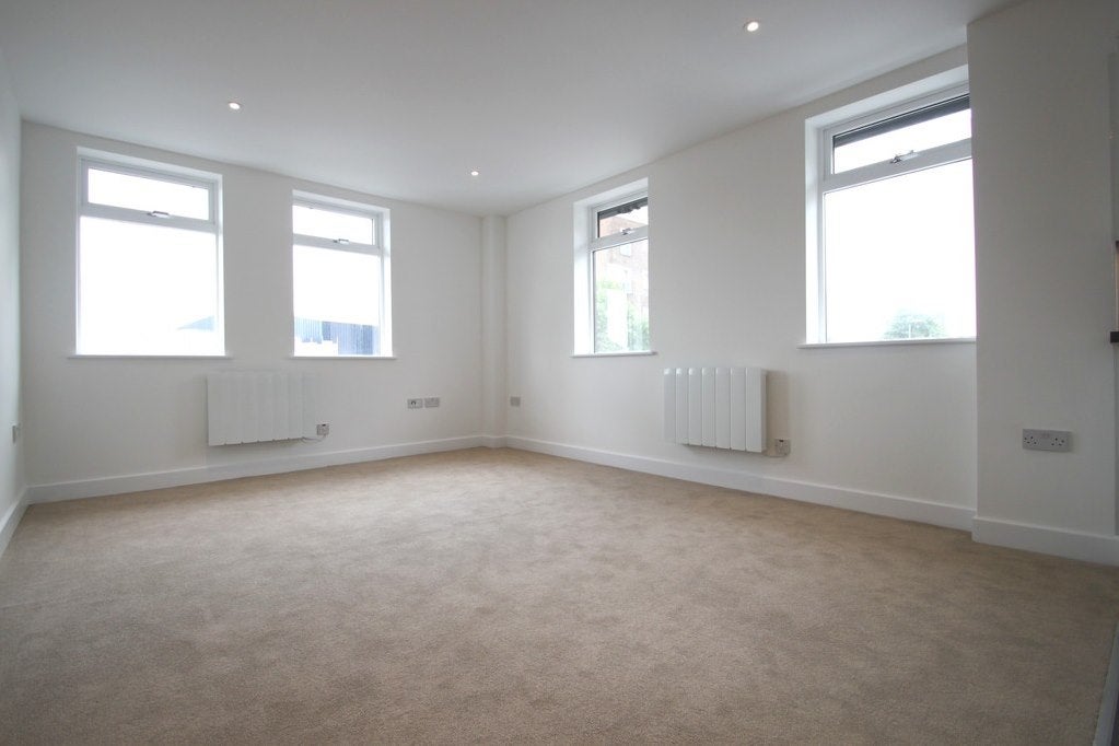 Flat Beresford Road in Greater London