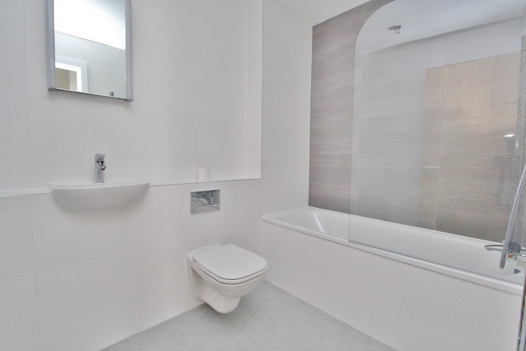 Flat Beresford Road in Greater London