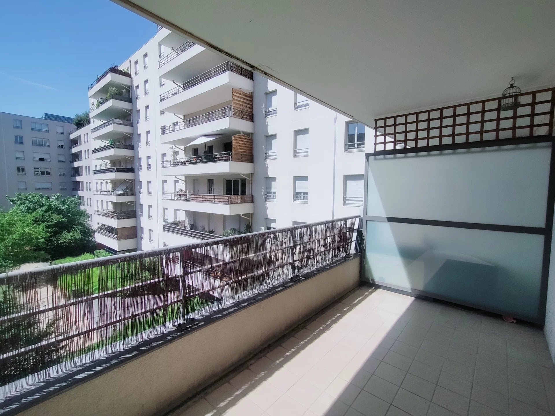 Flat Rue Charlie Chaplin in Villeurbanne