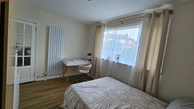 Room Leyburn Road in Manchester