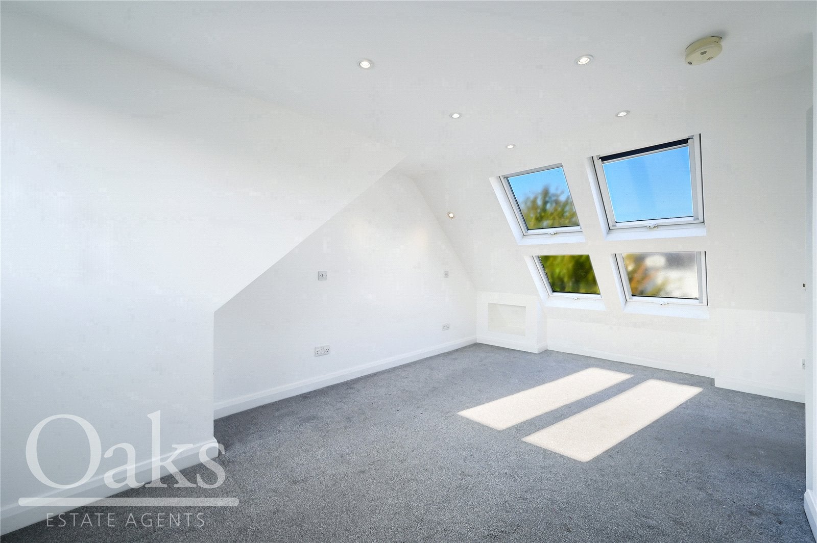 Flat Leicester Road in Greater London