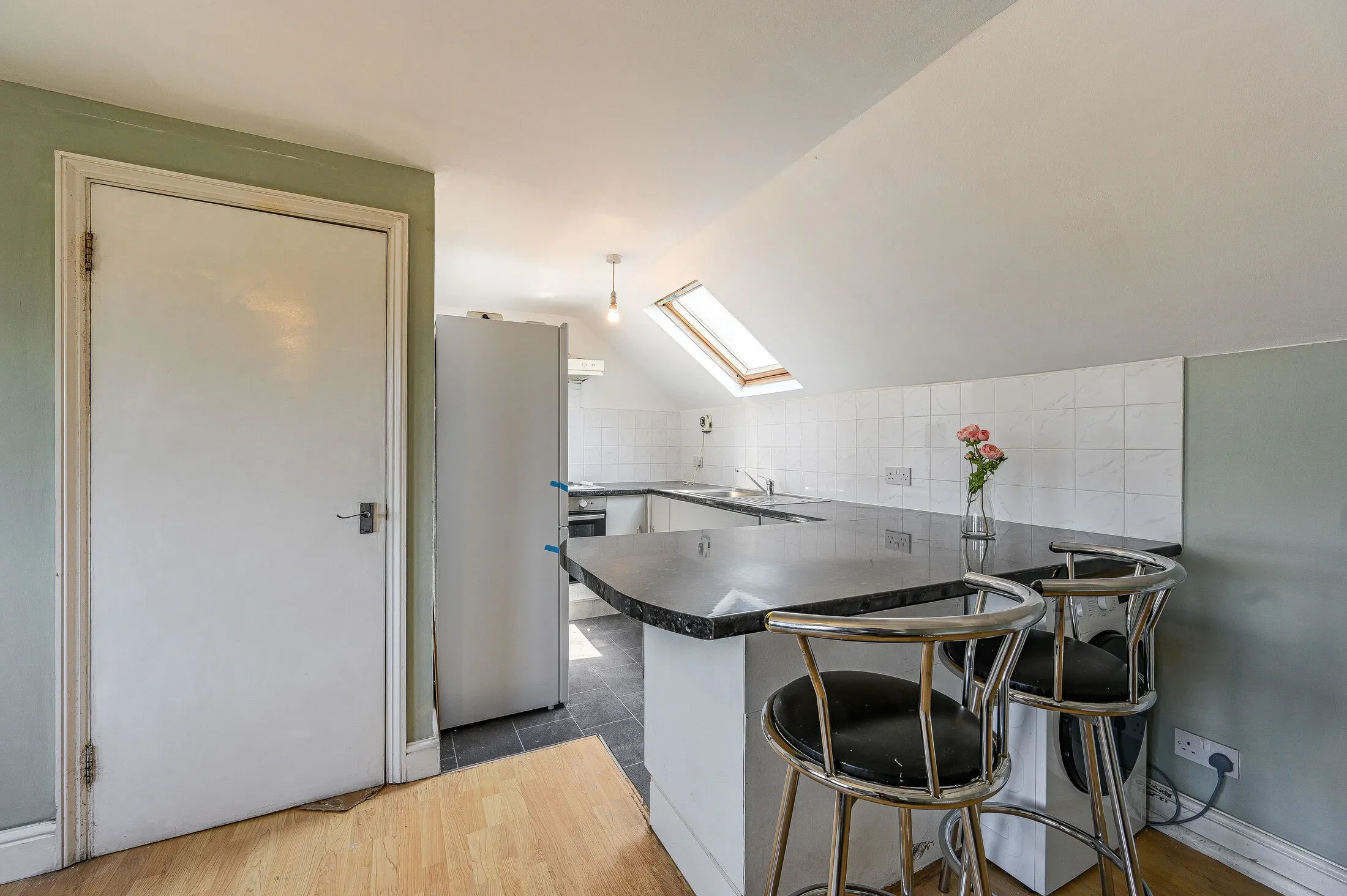 Flat Bramshot Avenue in Greater London
