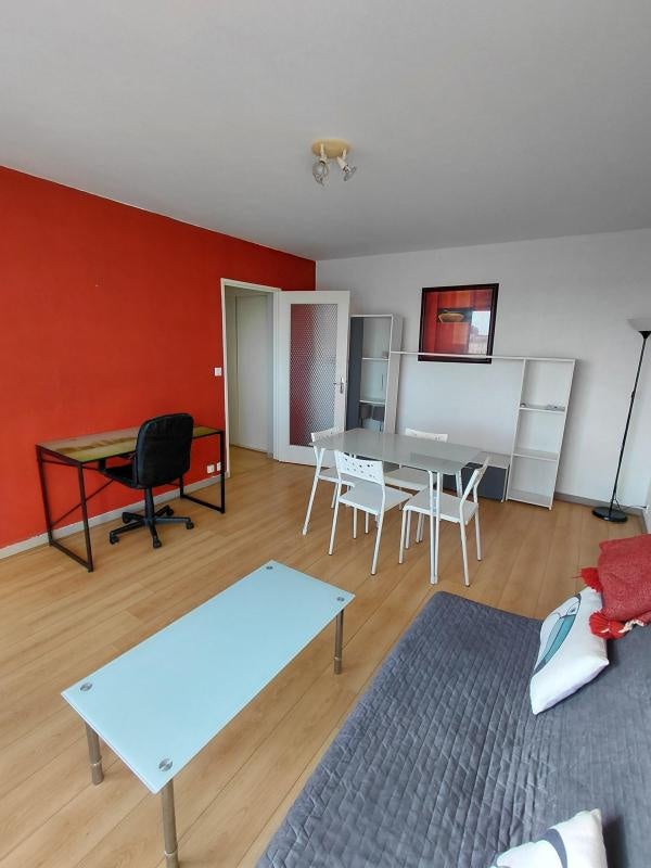 Flat Quai Gambetta in Angers