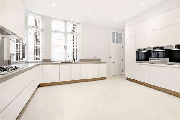 Flat Sloane Square in Greater London