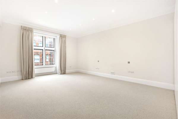 Flat Sloane Square in Greater London