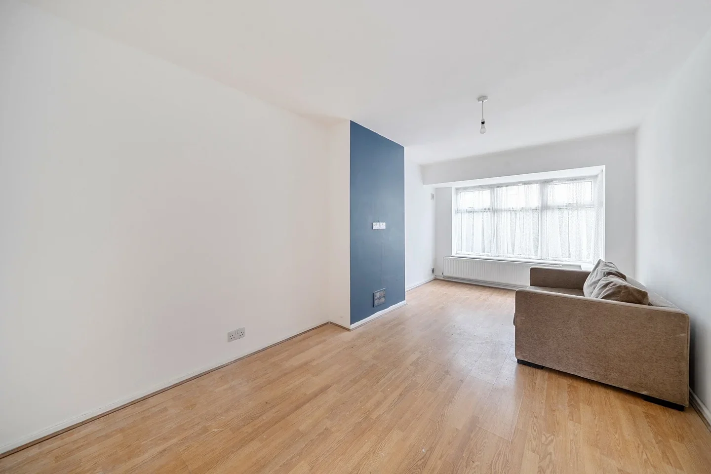 Flat Hampden Lane in Greater London