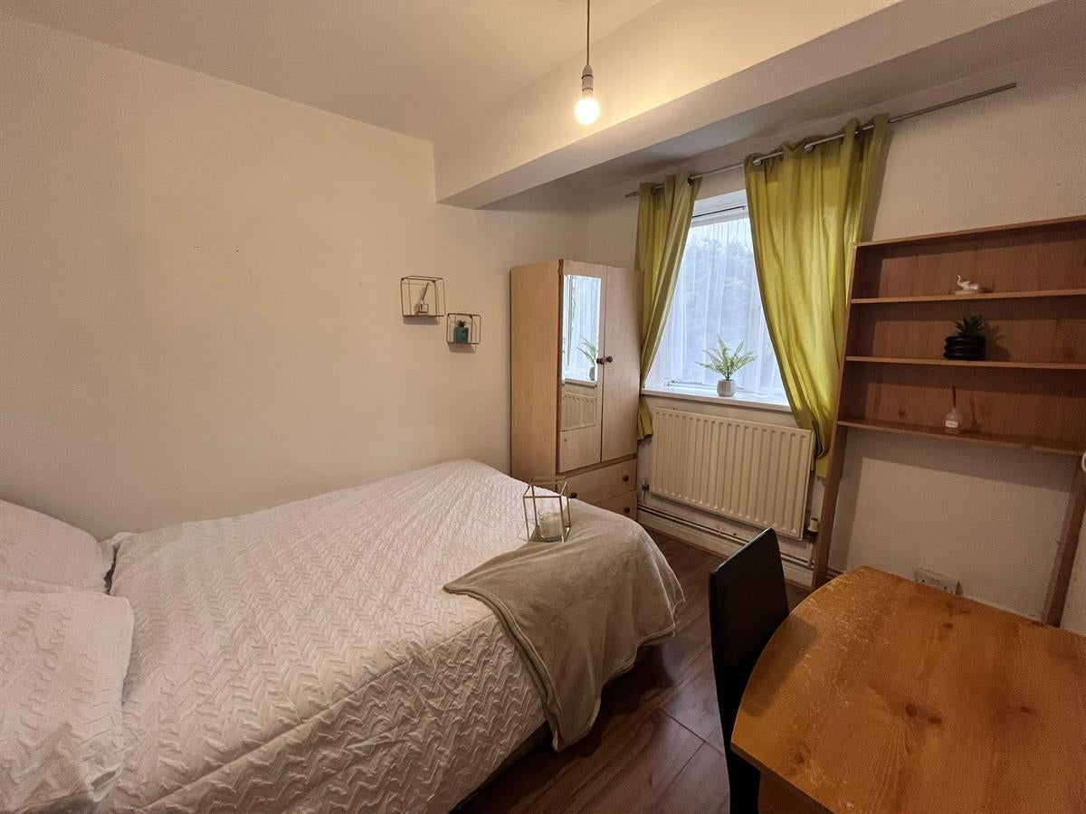 Flat Bayham Place in Greater London