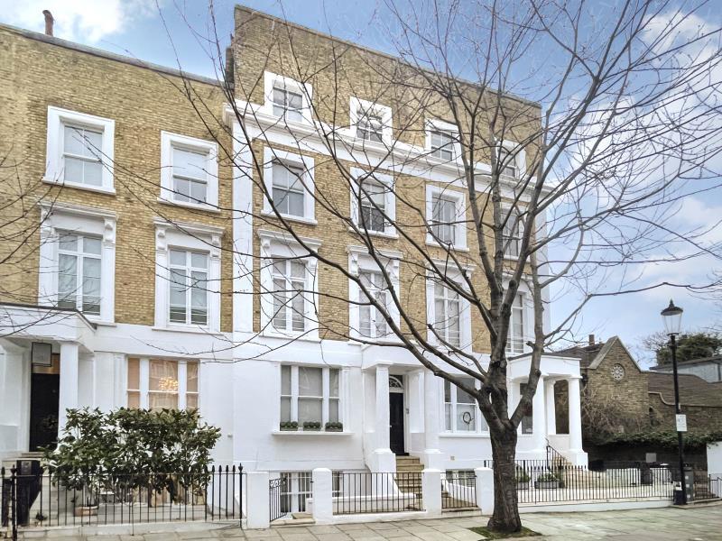 House Cathcart Road in Greater London