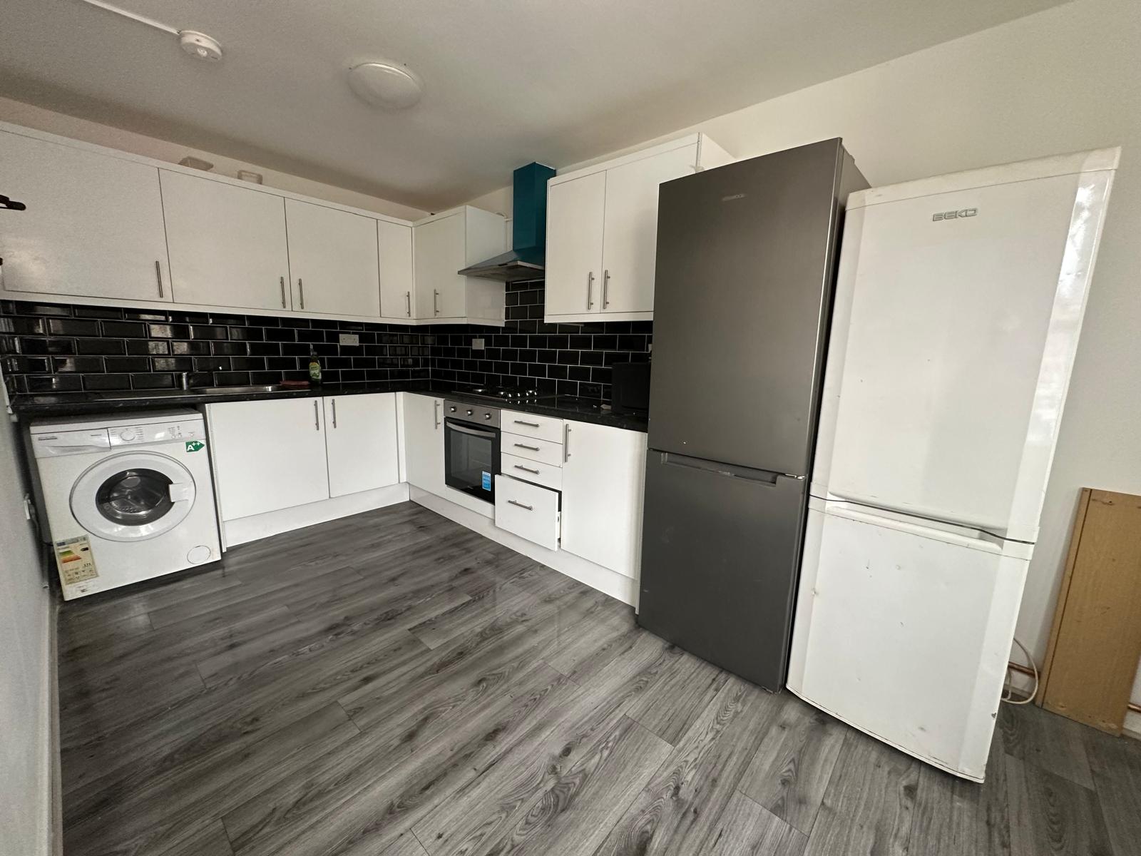 Room Barking Road in Greater London