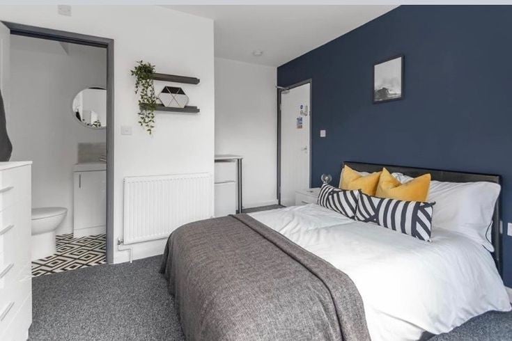 Room Bodney Road in Greater London