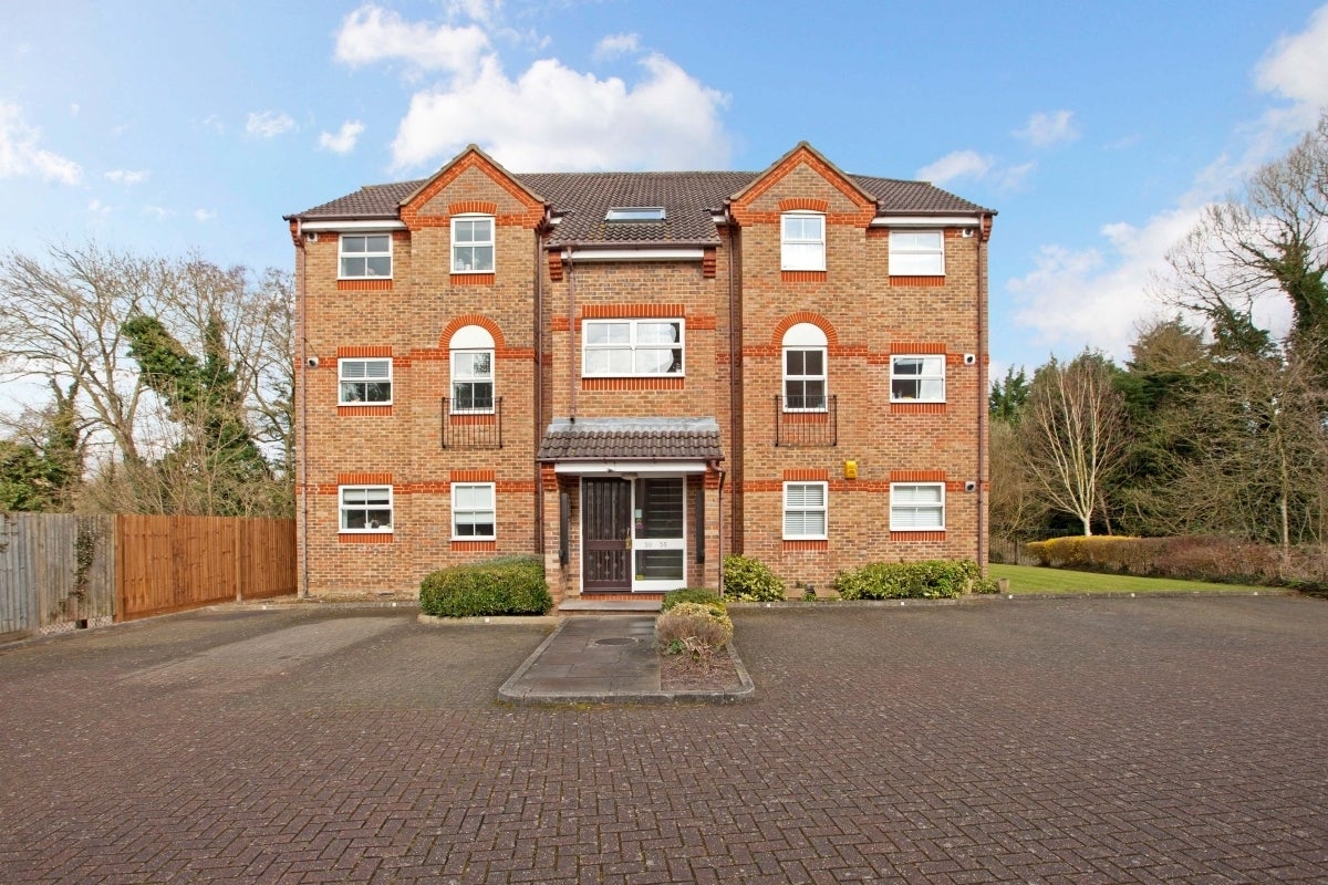 Flat Talbot Road in Three Rivers