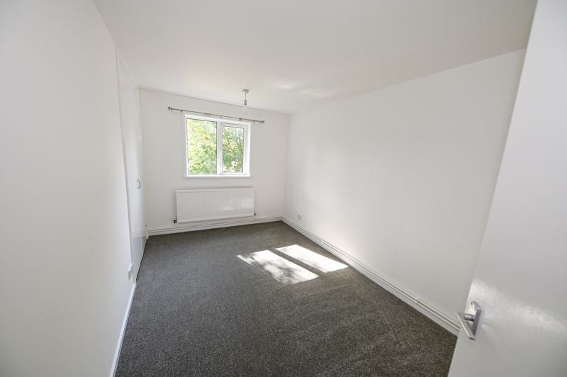Flat Widgeon Close in Gosport