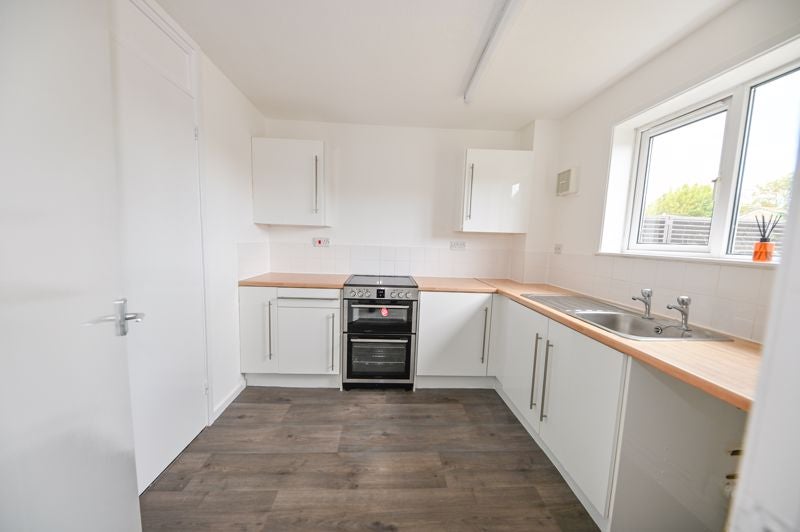 Flat Widgeon Close in Gosport