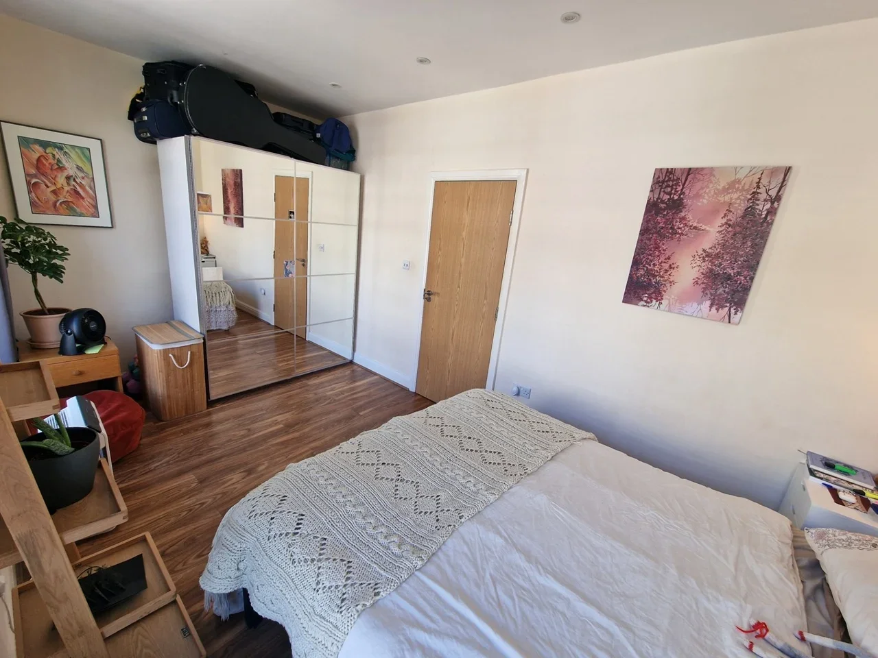 Flat Moray Road in Greater London