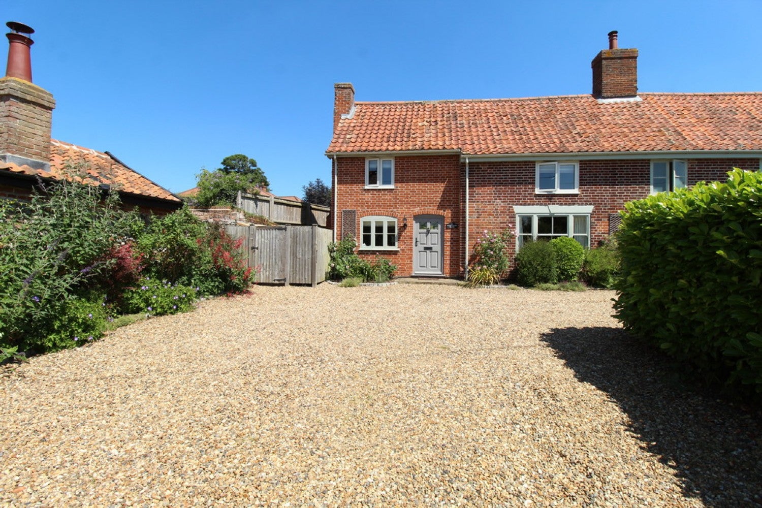 House Half Moon Close in West Suffolk