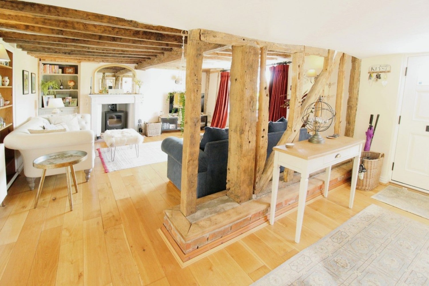 House Half Moon Close in West Suffolk