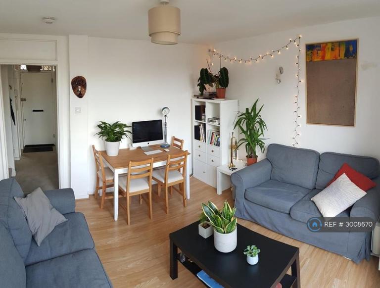 Flat Pitfield Street in Greater London