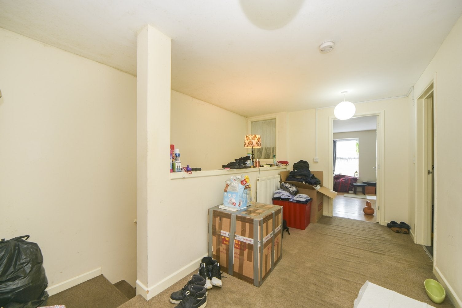 Flat Dryden Way in Greater London