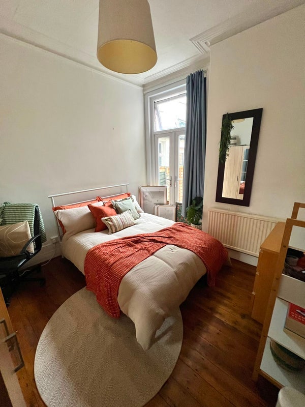 Room Dollis Road in Greater London