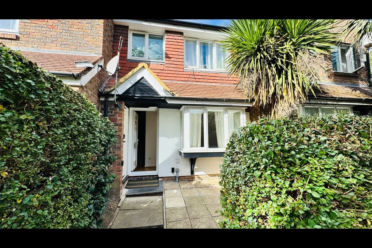 House Elmley Close in Greater London