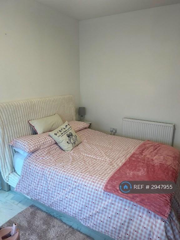 Room Bywater Court in Leeds