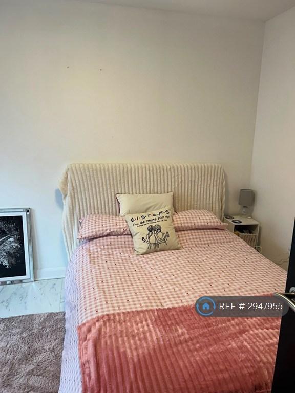 Room Bywater Court in Leeds