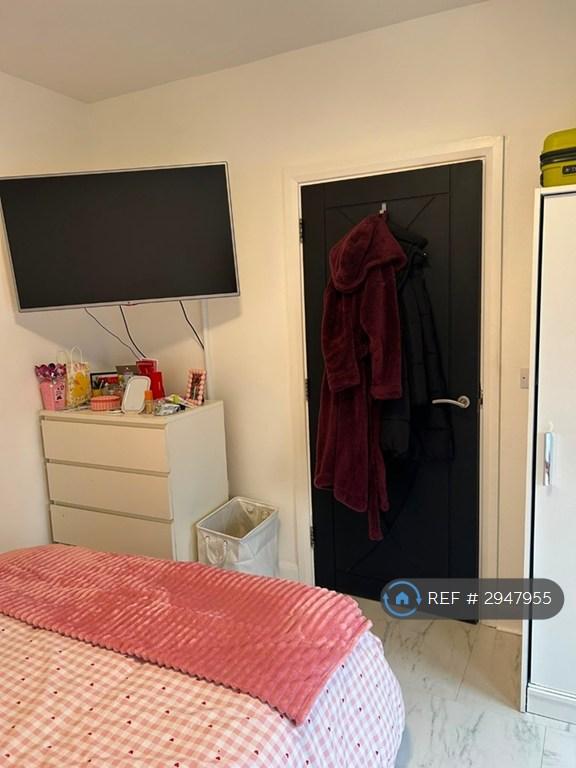 Room Bywater Court in Leeds
