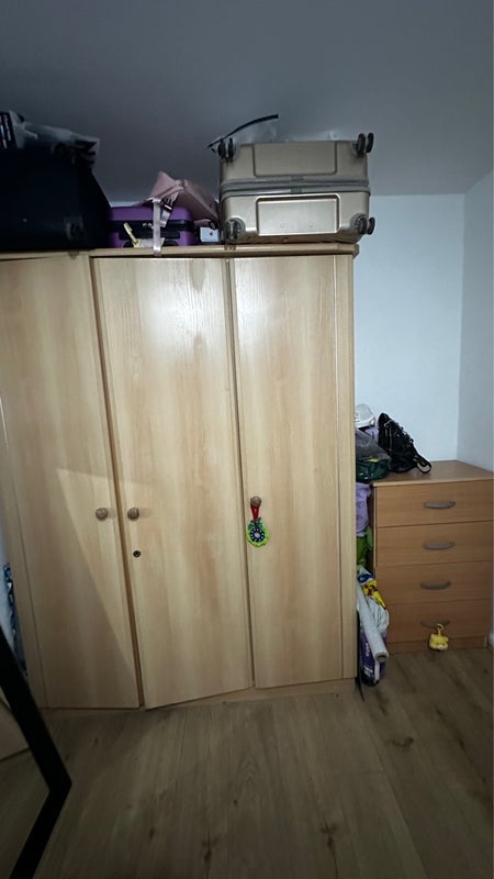 Room Galsworthy Avenue in Greater London