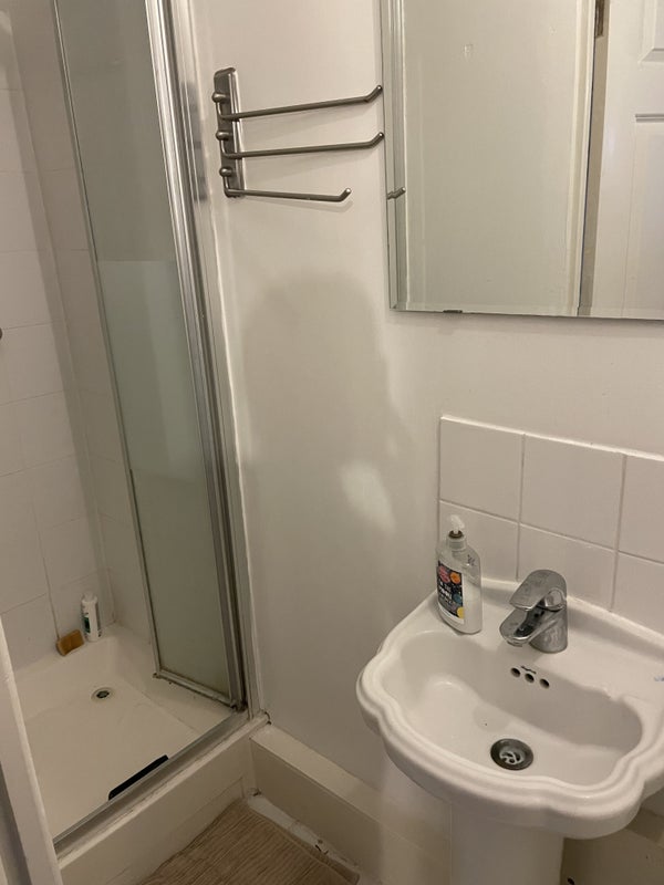 Room Keats Avenue in Greater London