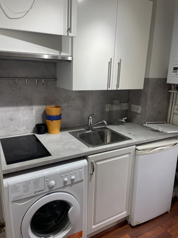 Room Keats Avenue in Greater London