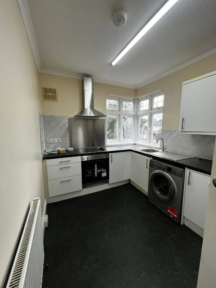 Flat Wickham Road in Greater London