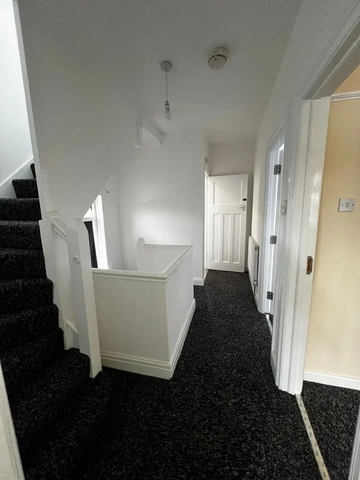 Flat Wickham Road in Greater London