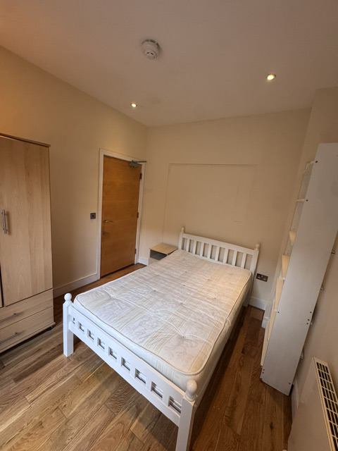 Room Marcia Road in Greater London