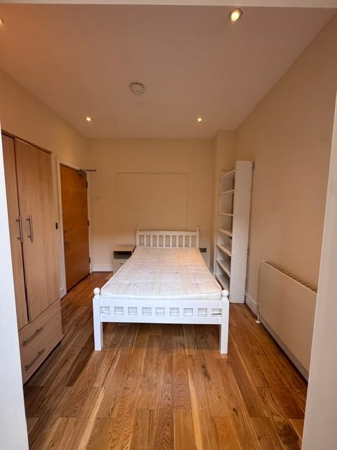 Room Marcia Road in Greater London