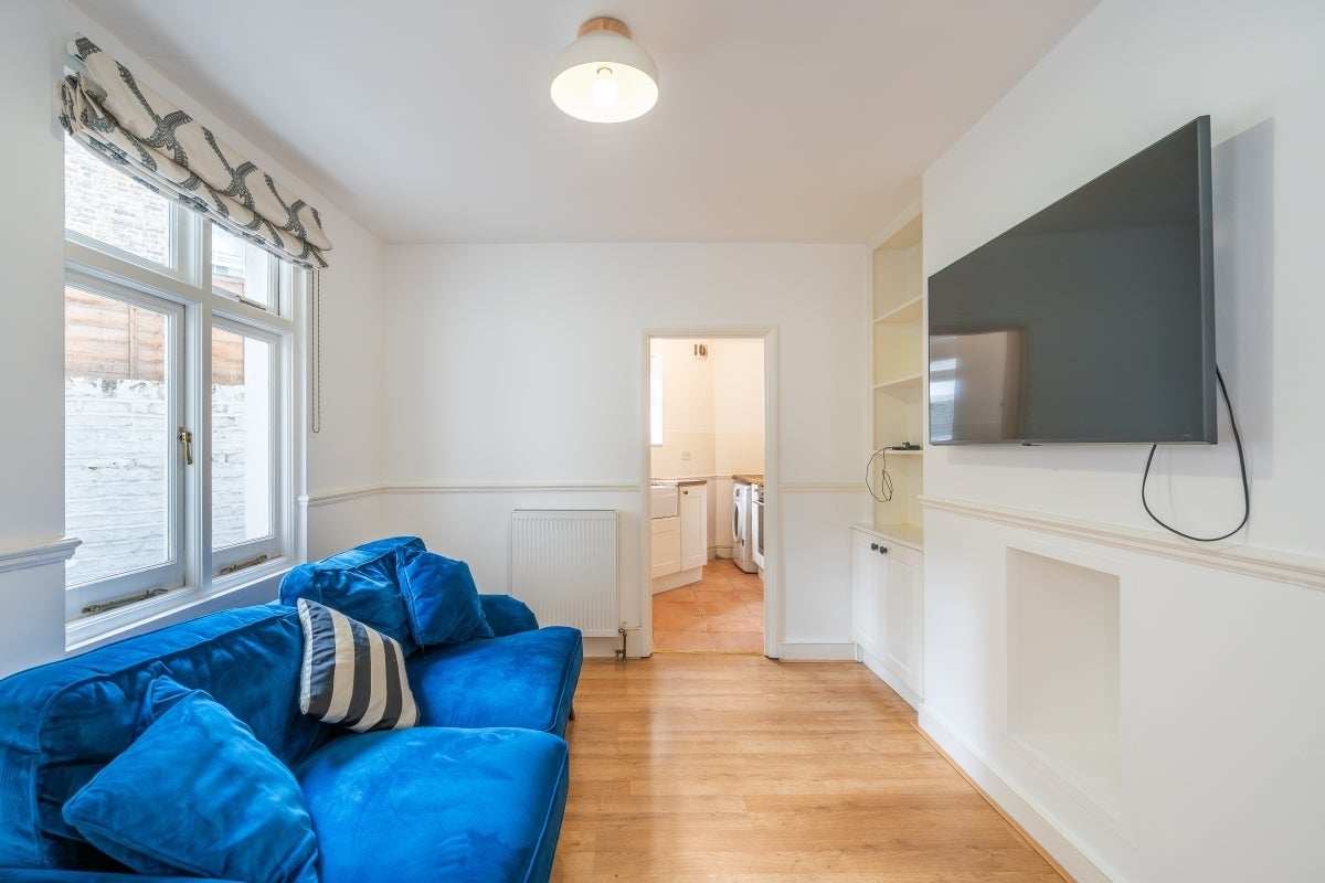 Flat Strathblaine Road in Greater London