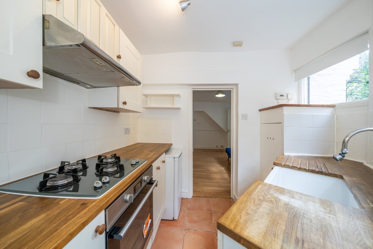 Flat Strathblaine Road in Greater London