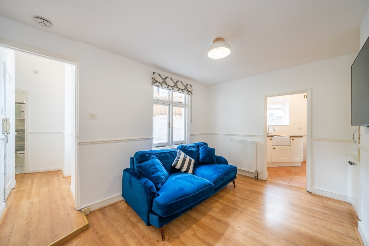 Flat Strathblaine Road in Greater London