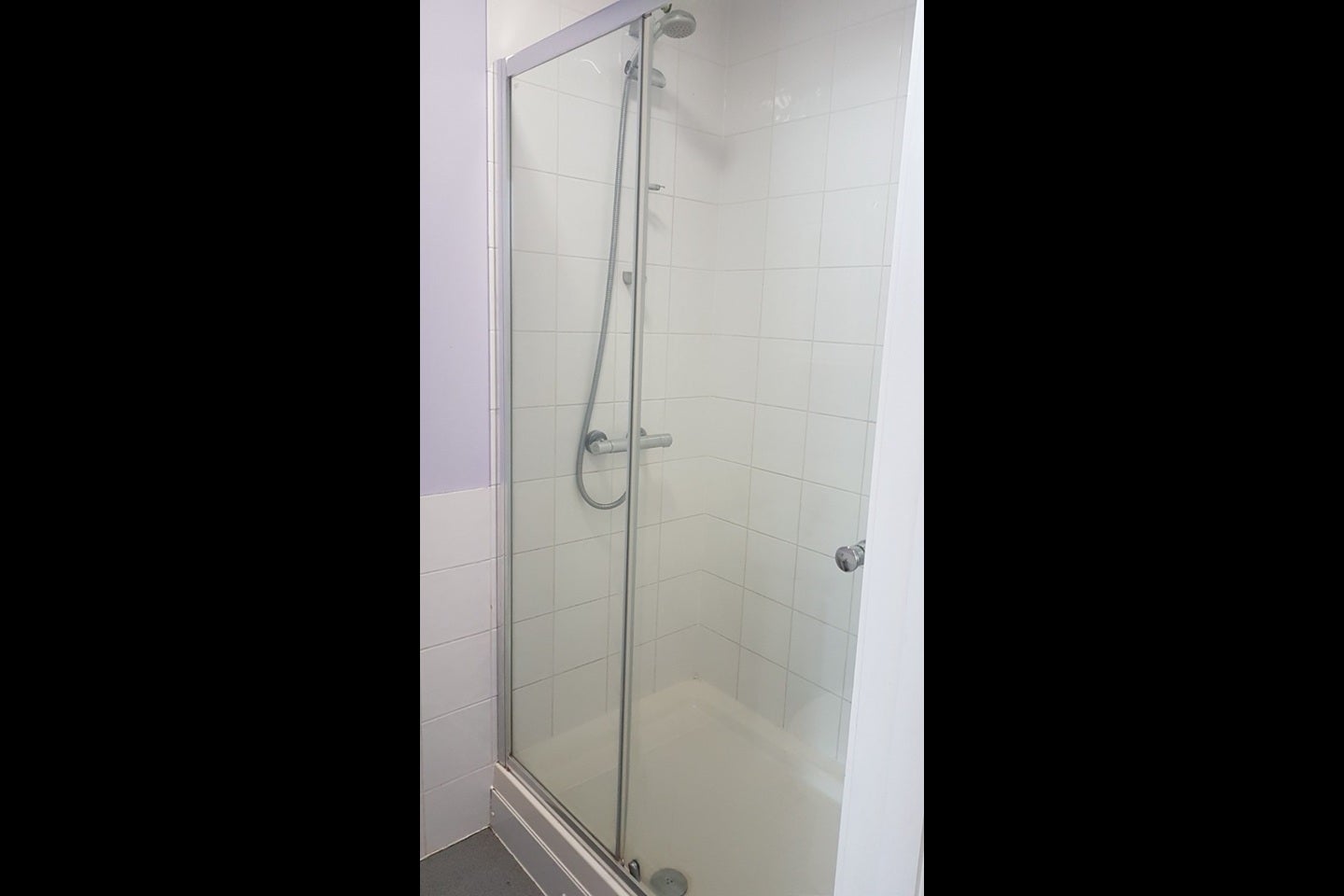 Room Hughenden Road in High Wycombe