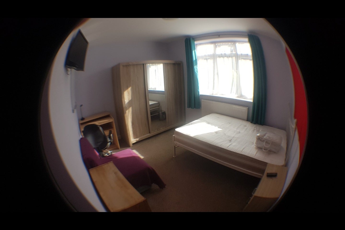 Room Hughenden Road in High Wycombe