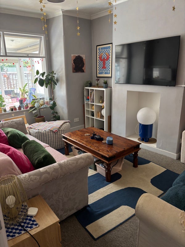 Room Gatton Road in Greater London