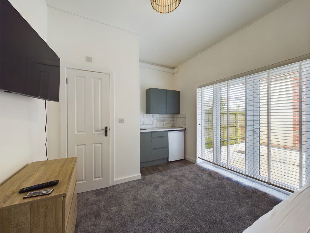 Room South Terrace in Witham Town