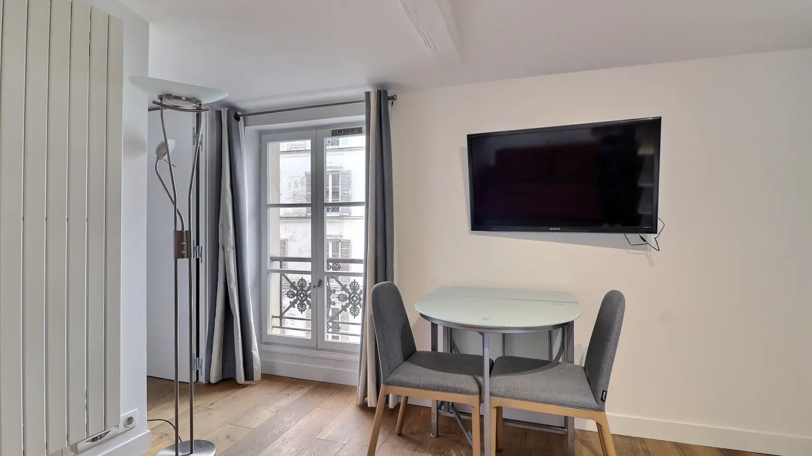 Flat Rue de Charenton in Paris