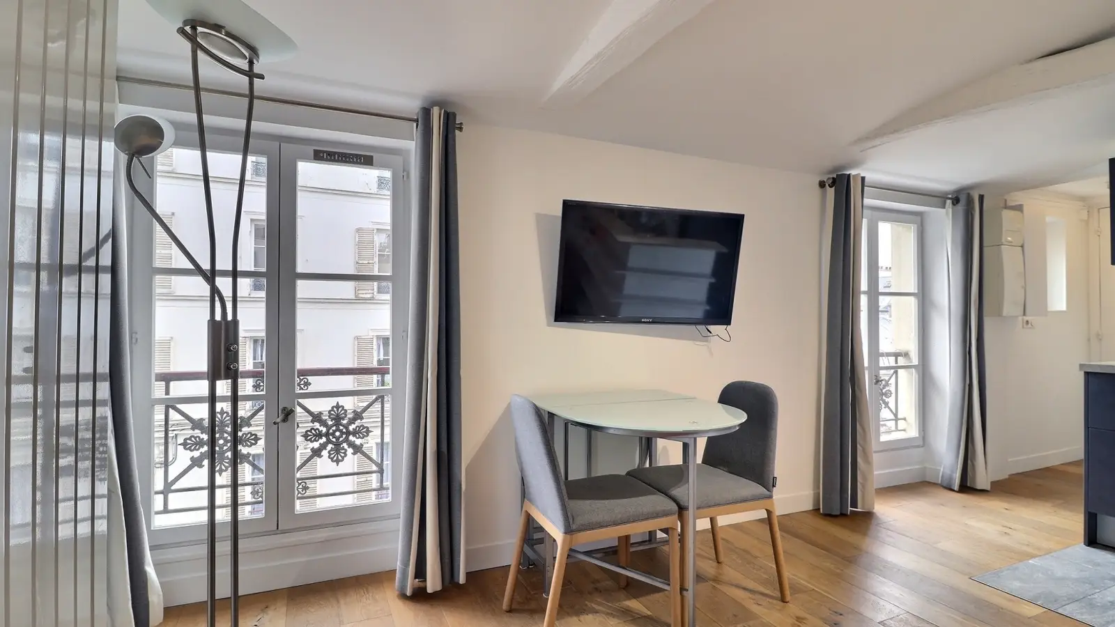 Flat Rue de Charenton in Paris