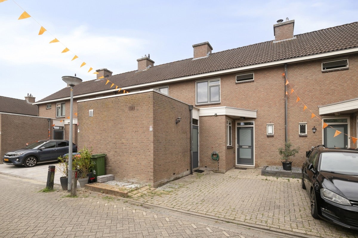 Huis Tjalk 42 42 in Lelystad