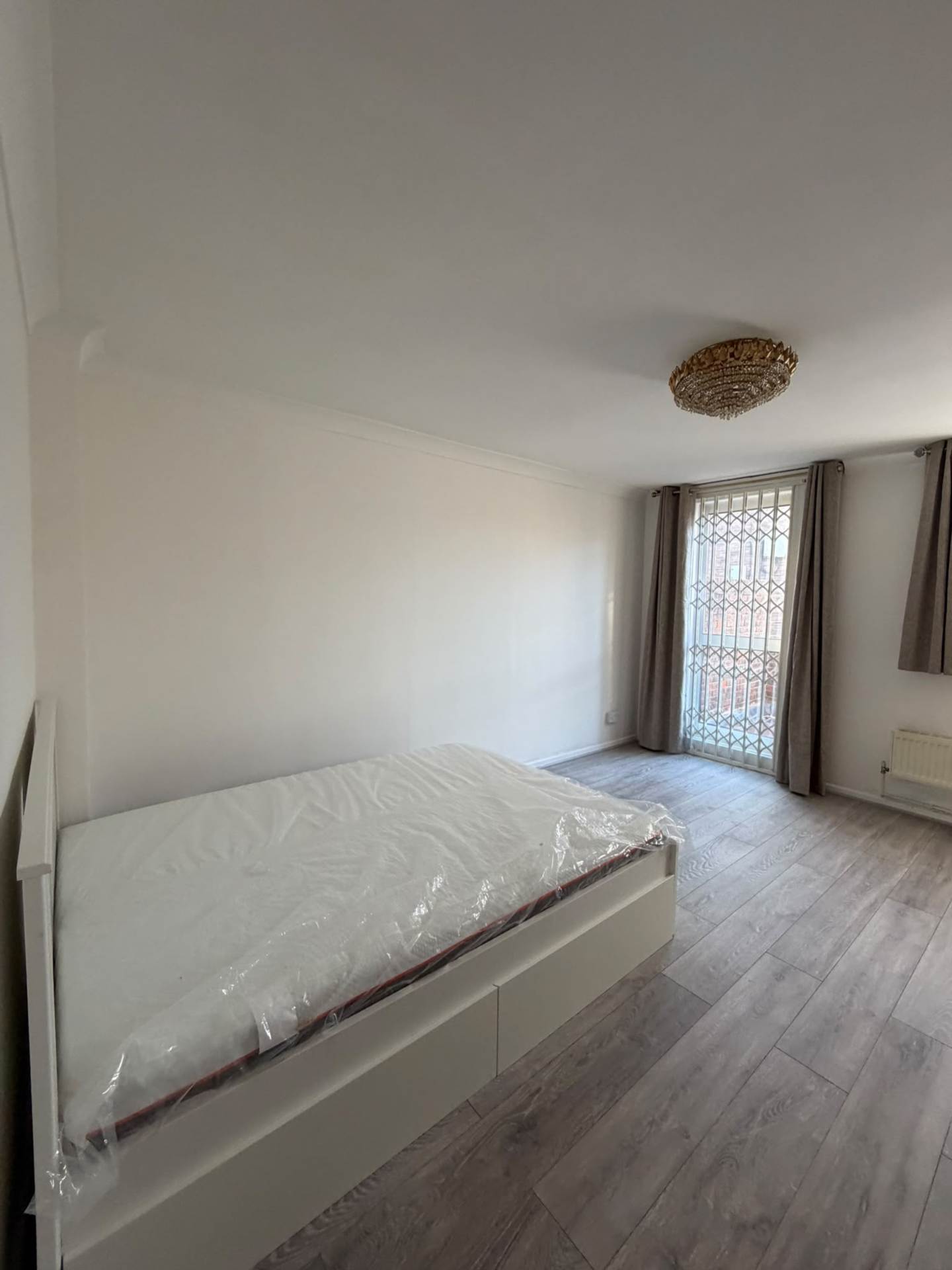House Kemps Drive in Greater London
