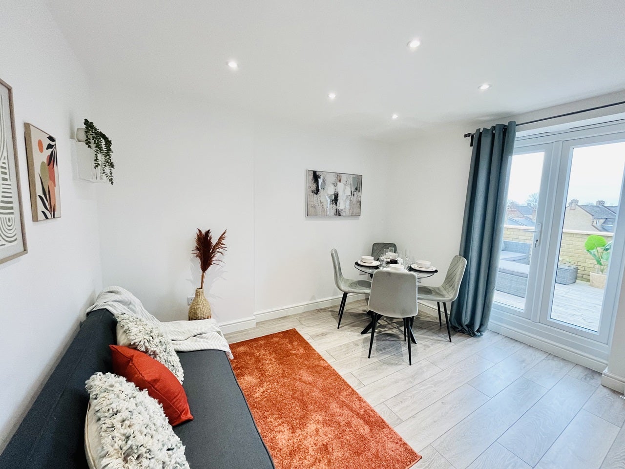 Flat The Broadway in Greater London