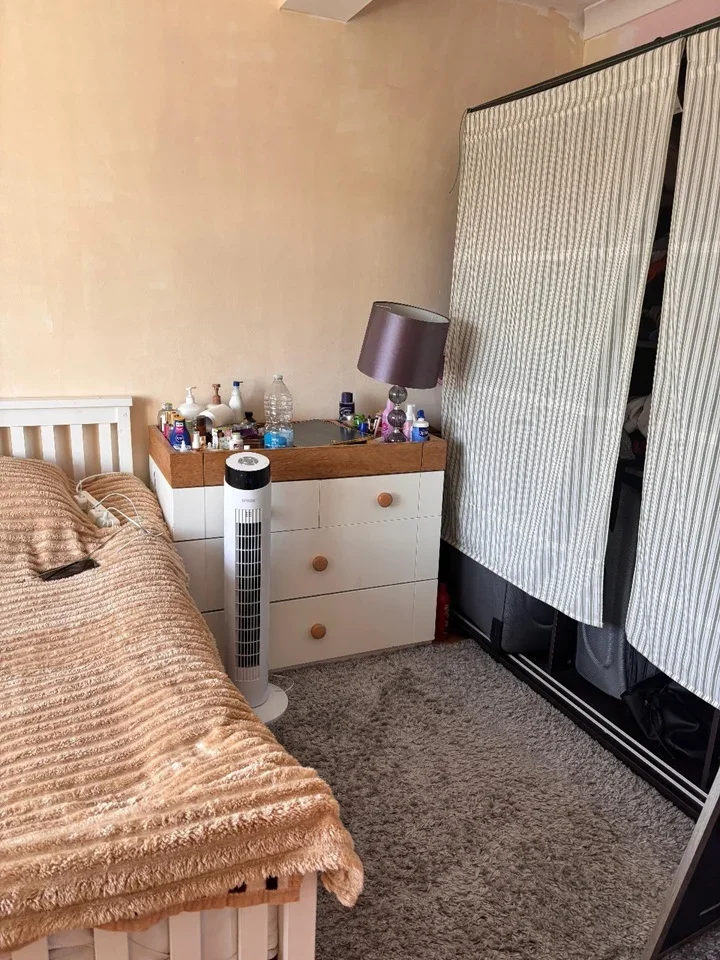 Room Le May Avenue in Greater London
